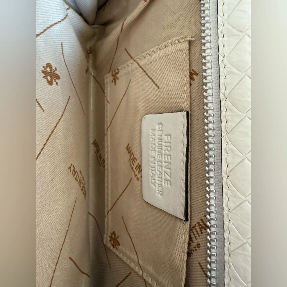 FIRENZE Italian White Quilted Leather Clutch. Made in Italy - Picture 3 of 4